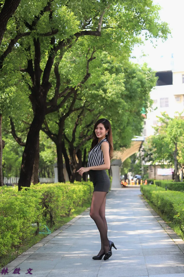 [Mzsock] NO.137 Zhang Jun OL black stockings and high heels beautiful legs street photography#[47P]-47